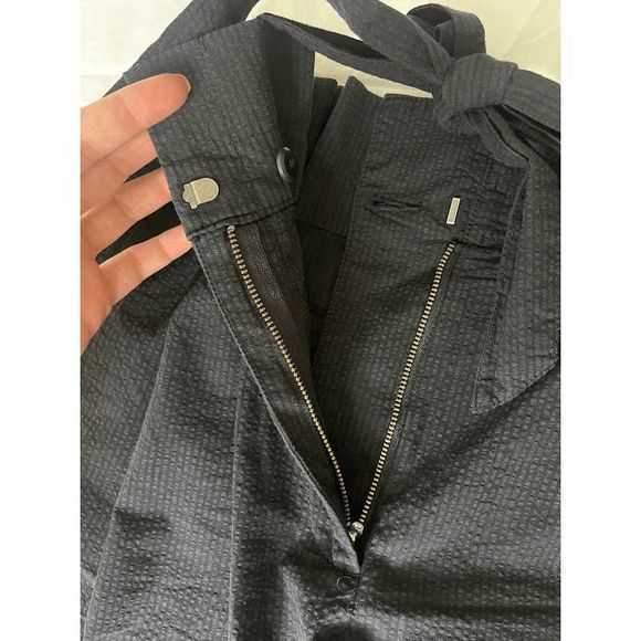 Chic High-Waist Black Shorts with Adjustable Tie Belt - Picture 7 of 8